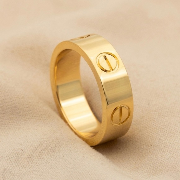 Jewelry - 18K Gold Plated Gold Love Screw Ring Size 8